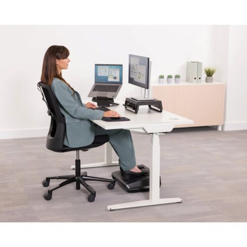 FELLOWES Breyta Foot Rest Black